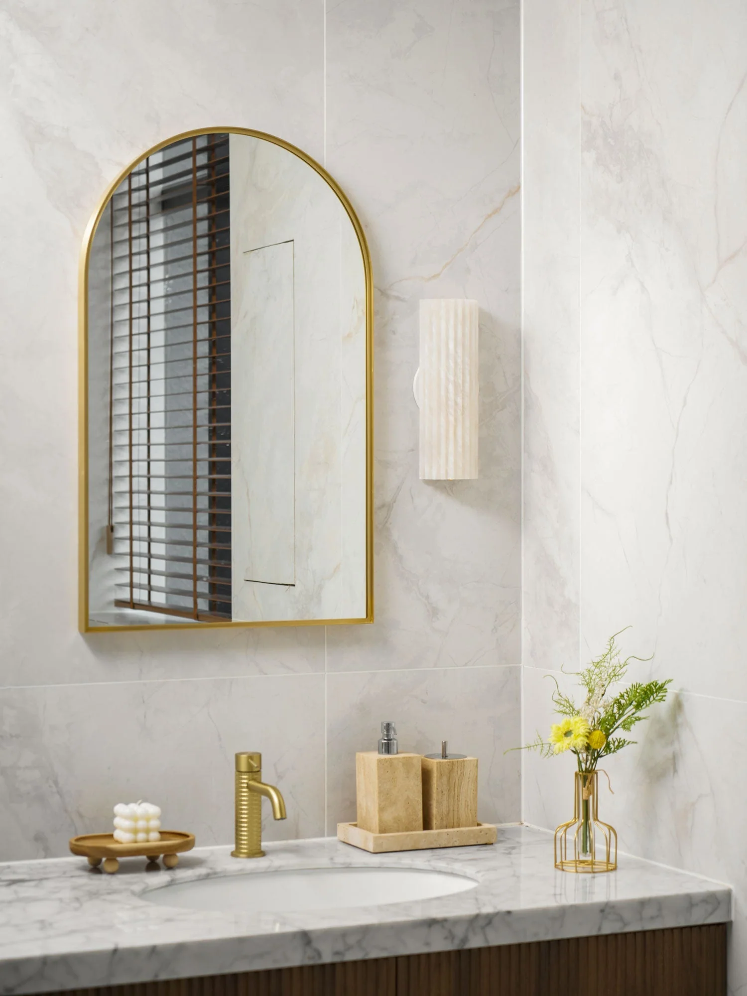 Alvia Alabaster Wall Light - Image 5