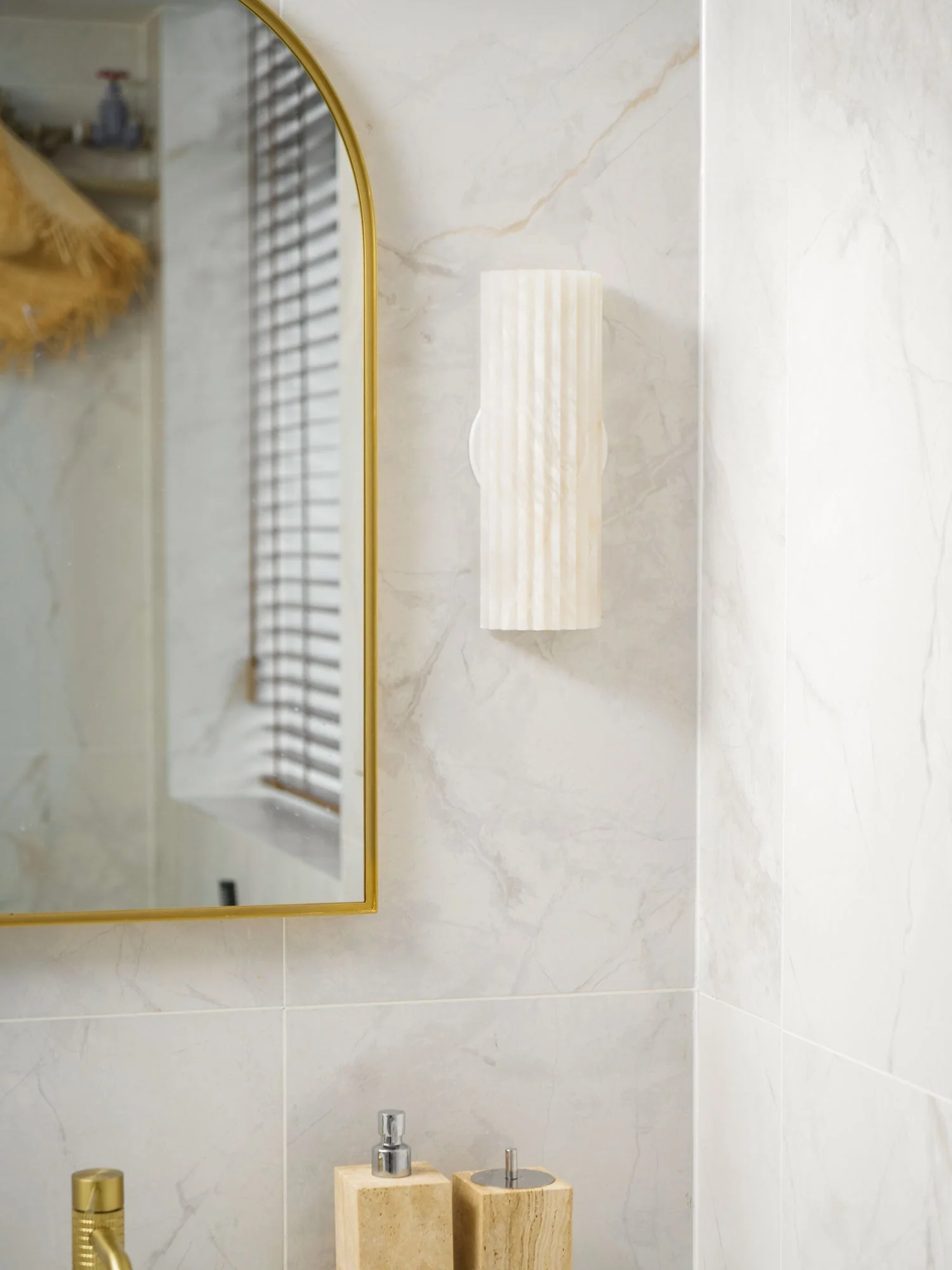 Alvia Alabaster Wall Light - Image 7