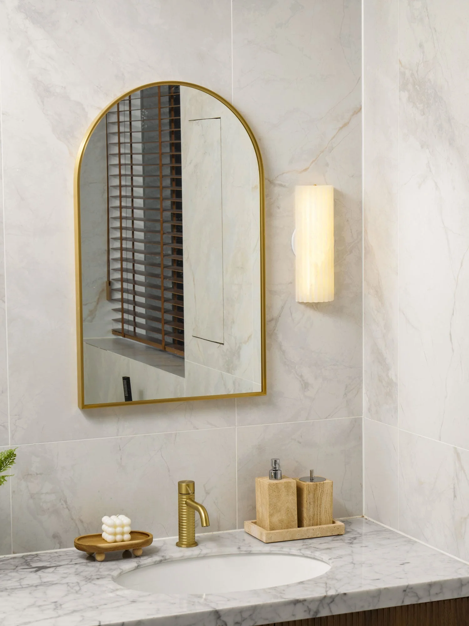 Alvia Alabaster Wall Light - Image 9