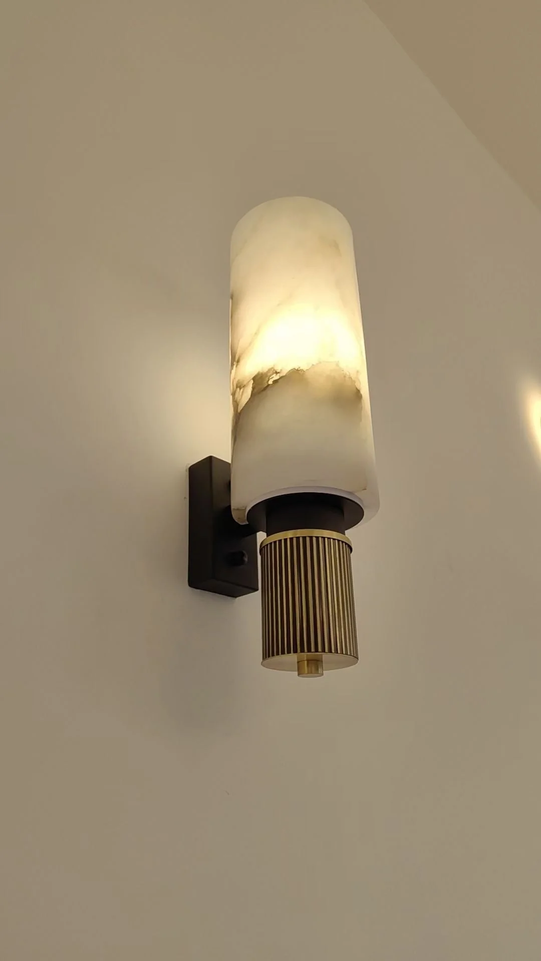 Ansu Wall Lamp - Image 3