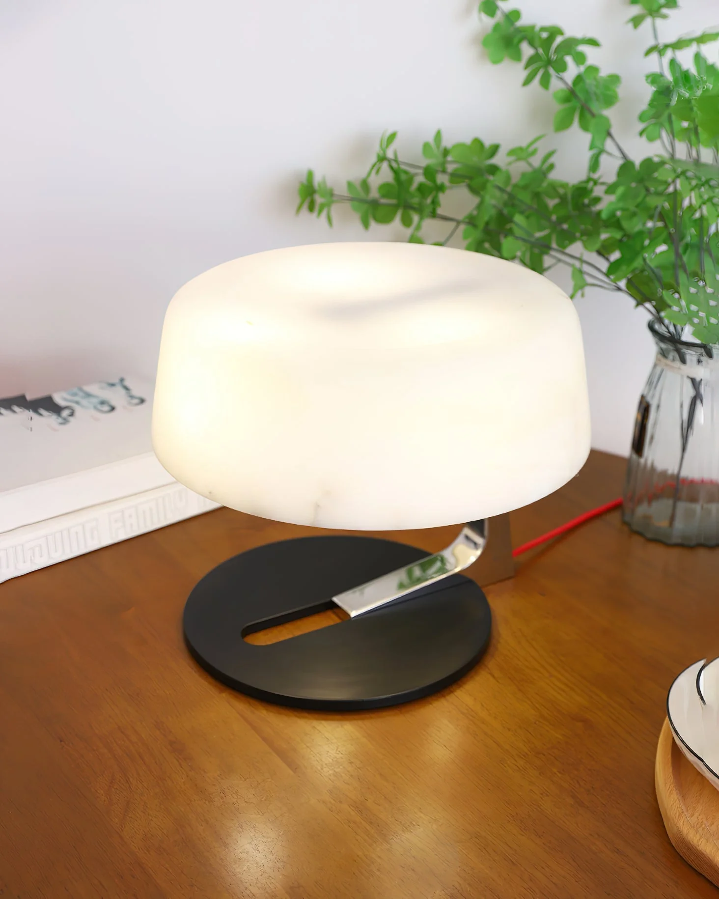 Comete Alabaster Table Lamp - Image 11