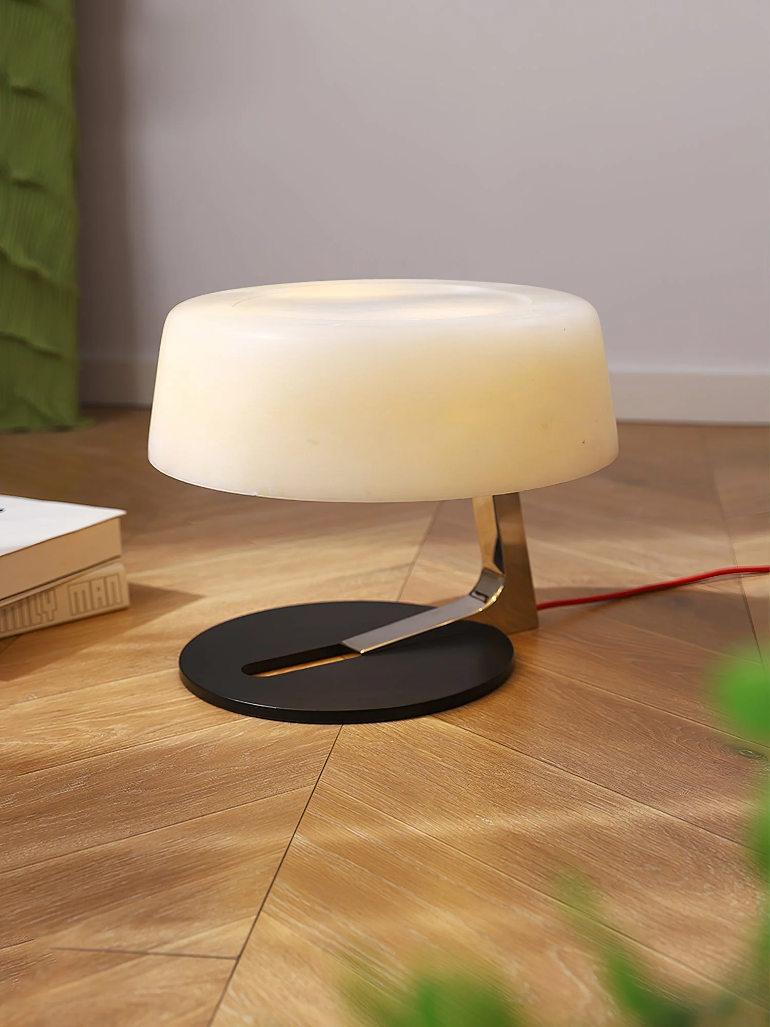 Comete Alabaster Table Lamp - Image 5