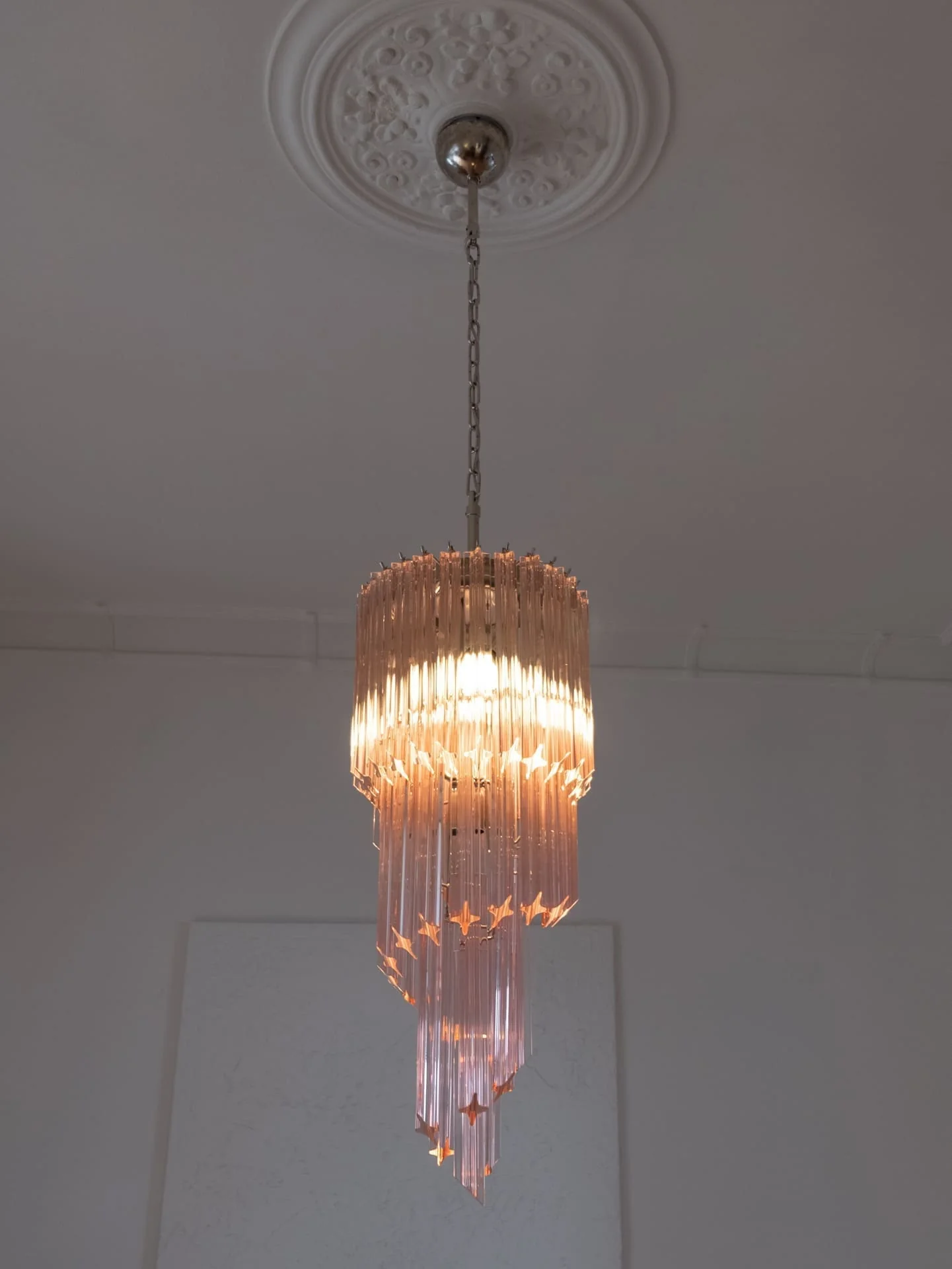 Murano Chandelier – Spiral – 54 prisms – Pink - Image 11