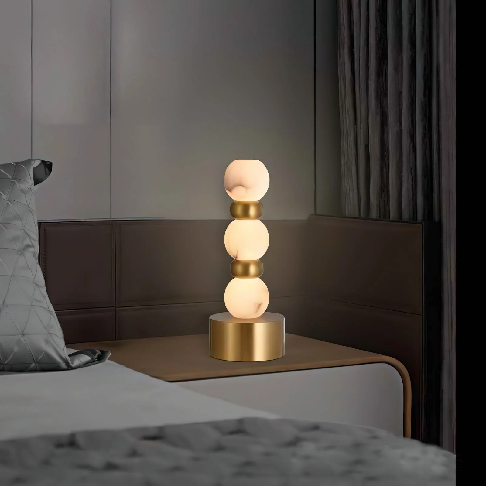 Pearl Xyx Table Lamp - Image 3